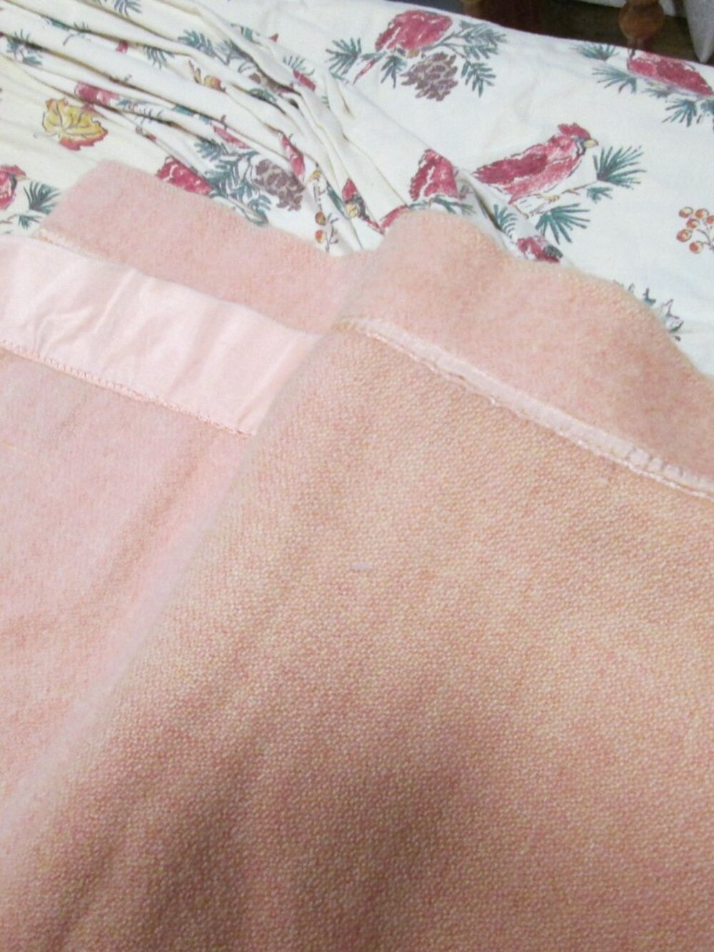 Vtg Kenwood pure wool blanket dusty rose 84 x 92 silk trim end - Picture 8 of 8